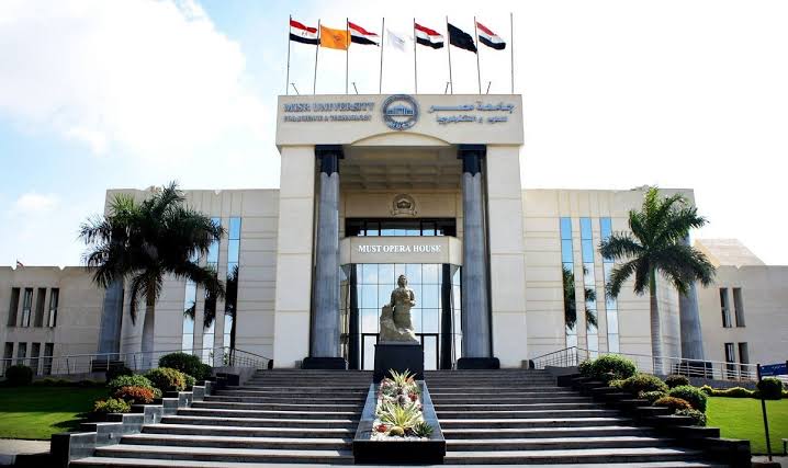 جامعة مصر للعلوم و التكنولجيا 