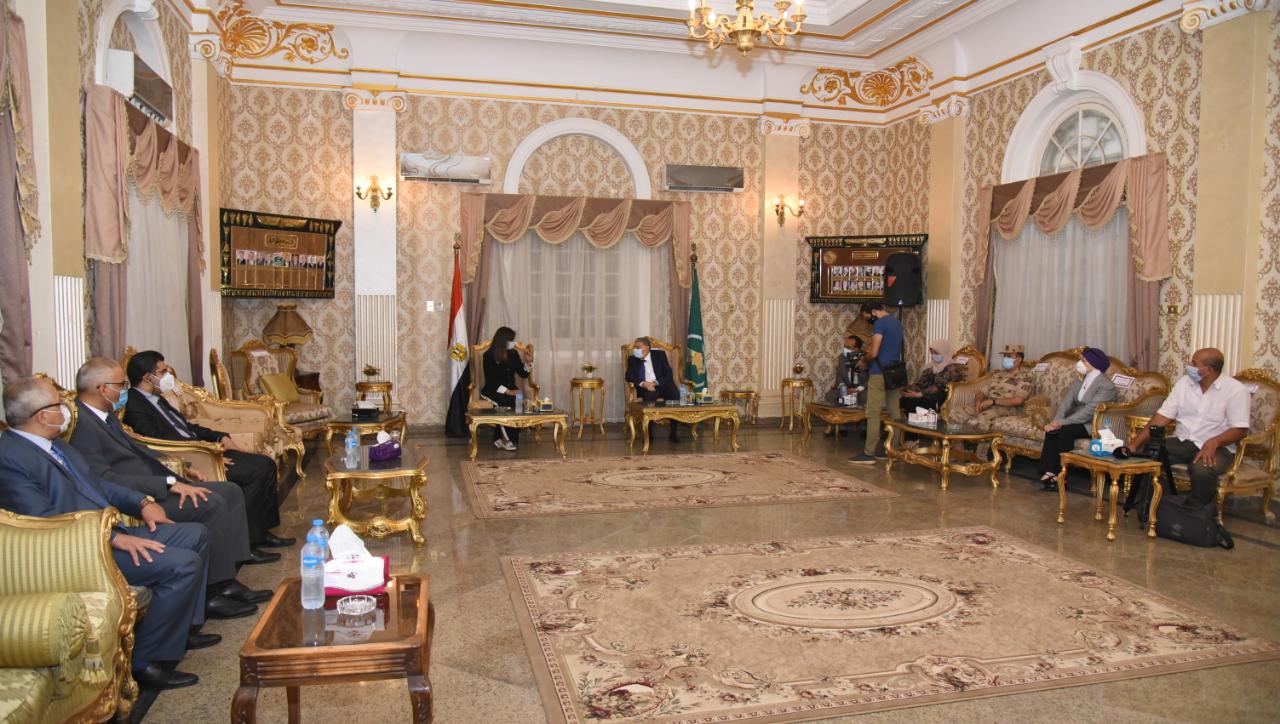 وزيرة الهجرة 