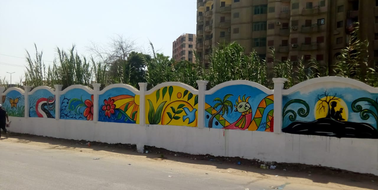 الرسم على جدران الطريق السريع