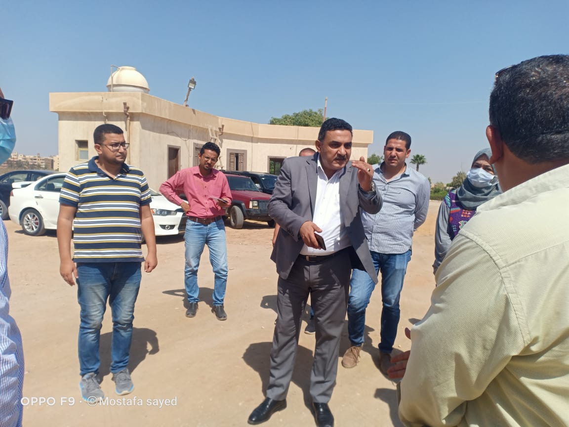 مساعد نائب رئيس هيئة المجتمعات العمرانية خلال جولته