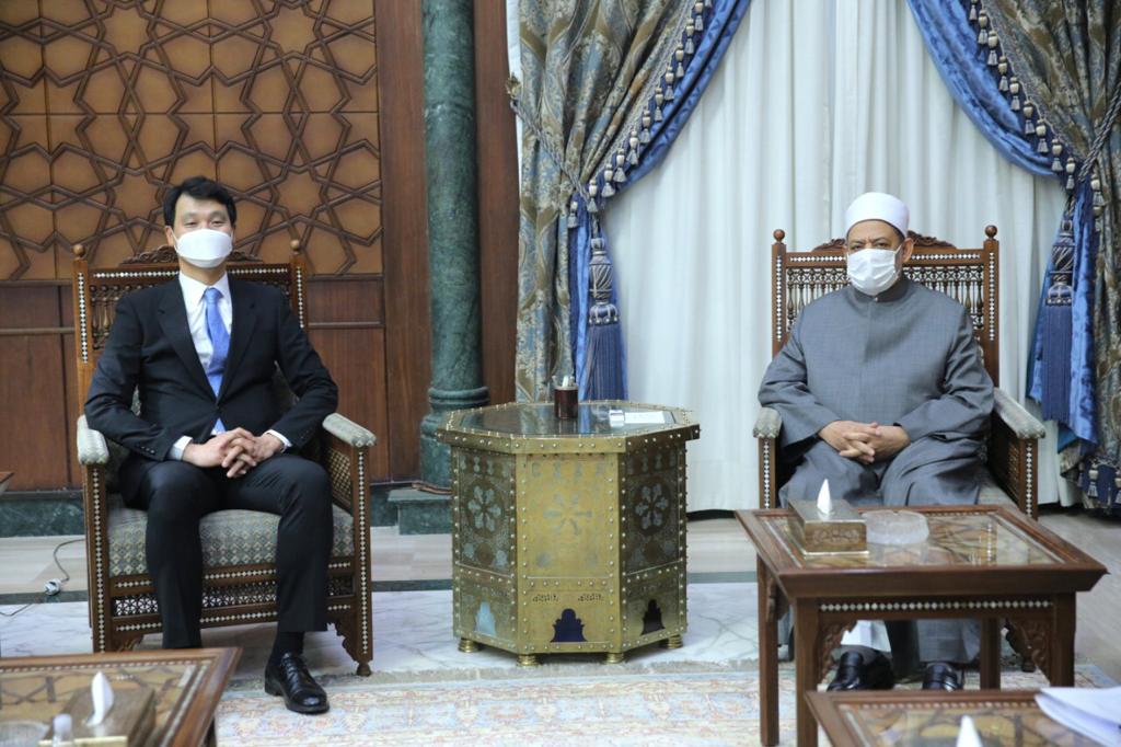 سفير كوريا لشيخ الأزهر: نقيم مائدة إفطار للمسلمين كل عام