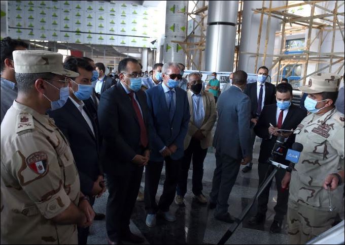 رئيس الوزراء يتفقد أعمال تطوير مُجمع الصالات المغطاة