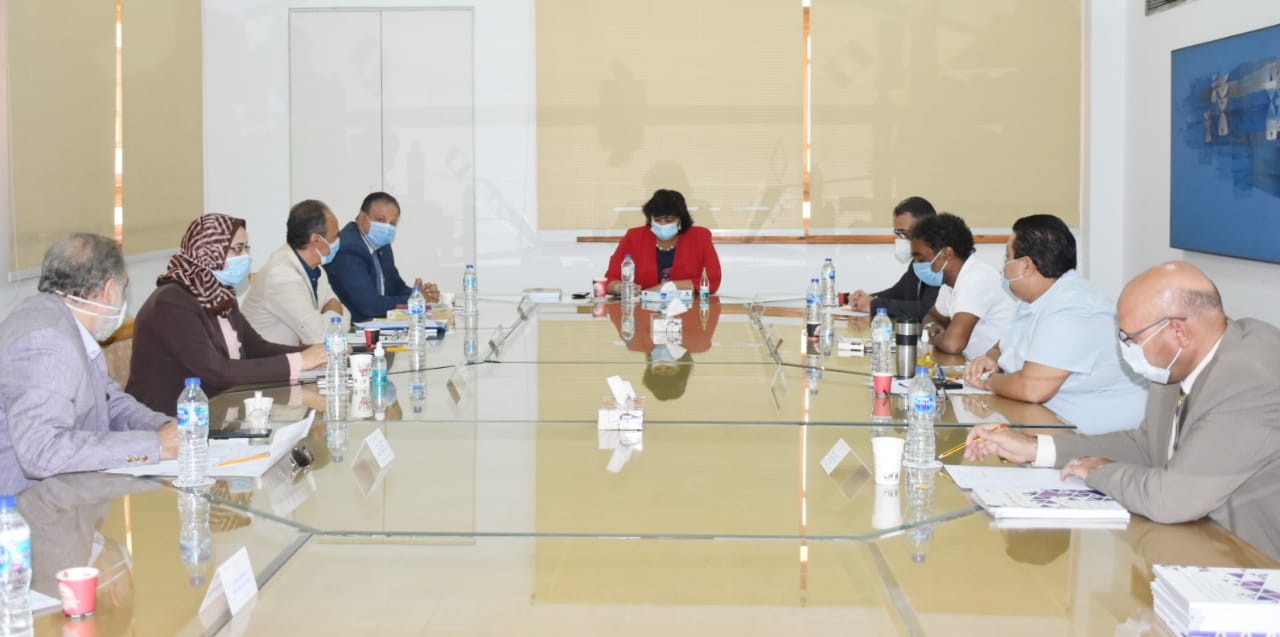 وزيرة الثقافة 