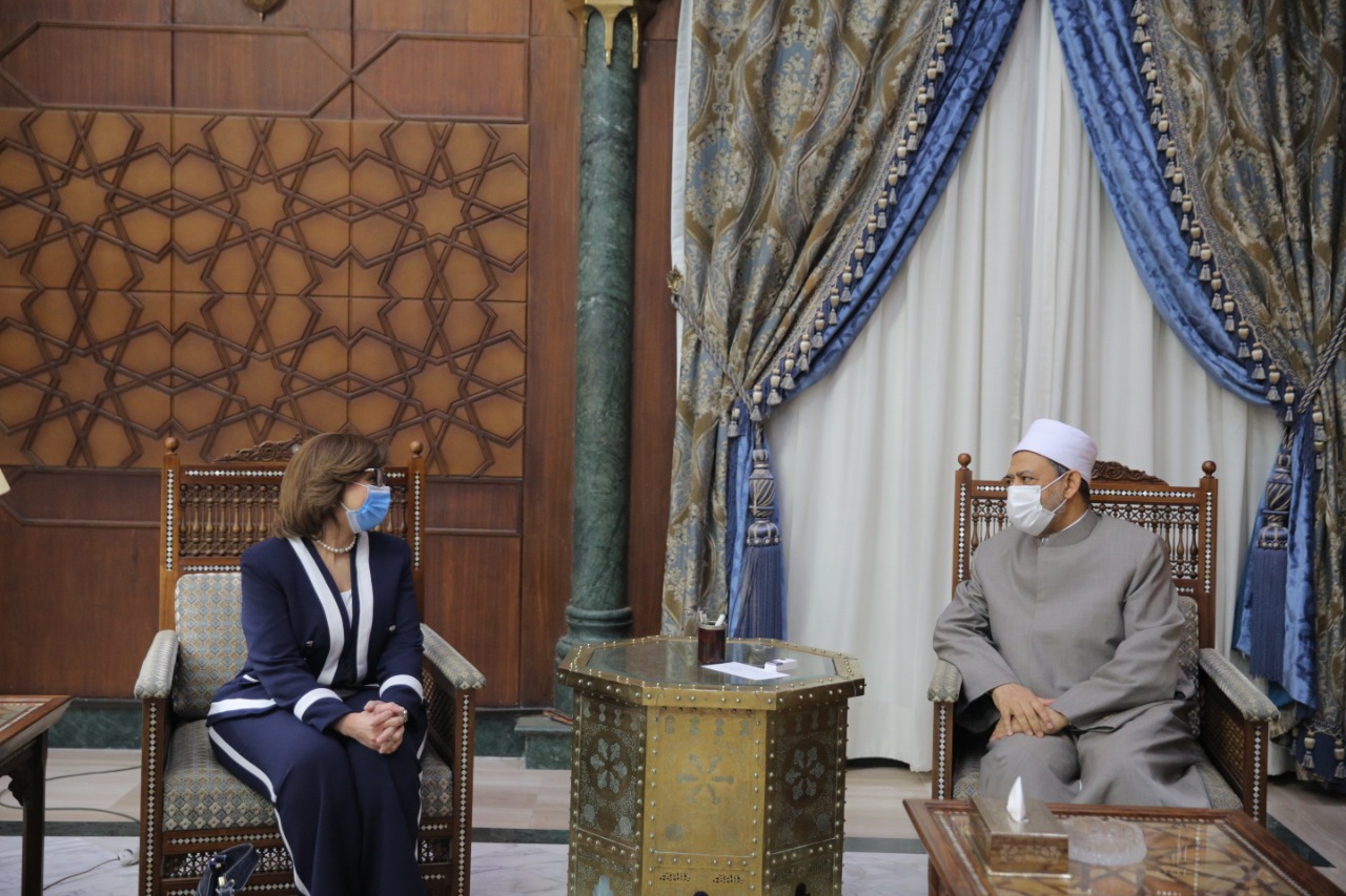 سفيرة مصر في طشقند: خريجو الأزهر عامل مهم في الربط العلمي