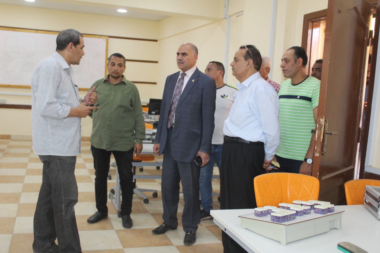 رئيس جامعة الأقصر يواصل جولاته التفقدية لمباني الجامعة