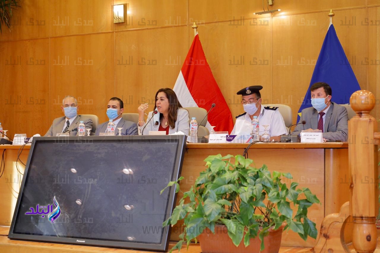 الدكتورة منال عوض محافظ دمياط