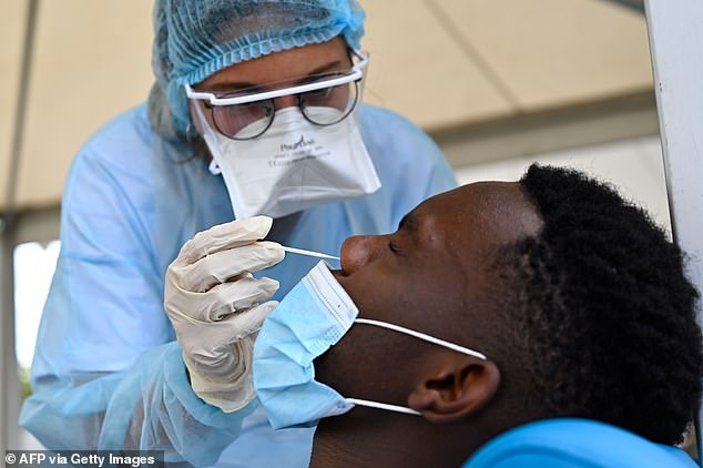 نقص هرمون التستوستيرون علامة على إصابة الرجال بـ كورونا