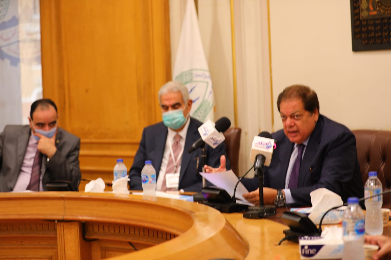 محمد ابو العينين بعد فوزه برئاسة شعبة المستثمرين 