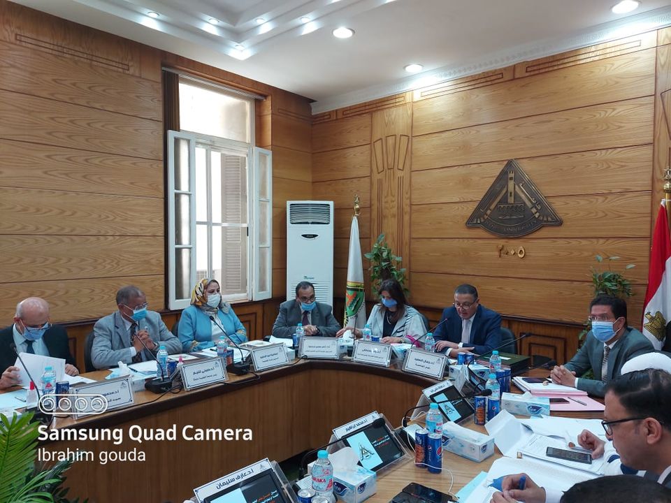  الفائزين بجوائز جامعة بنها