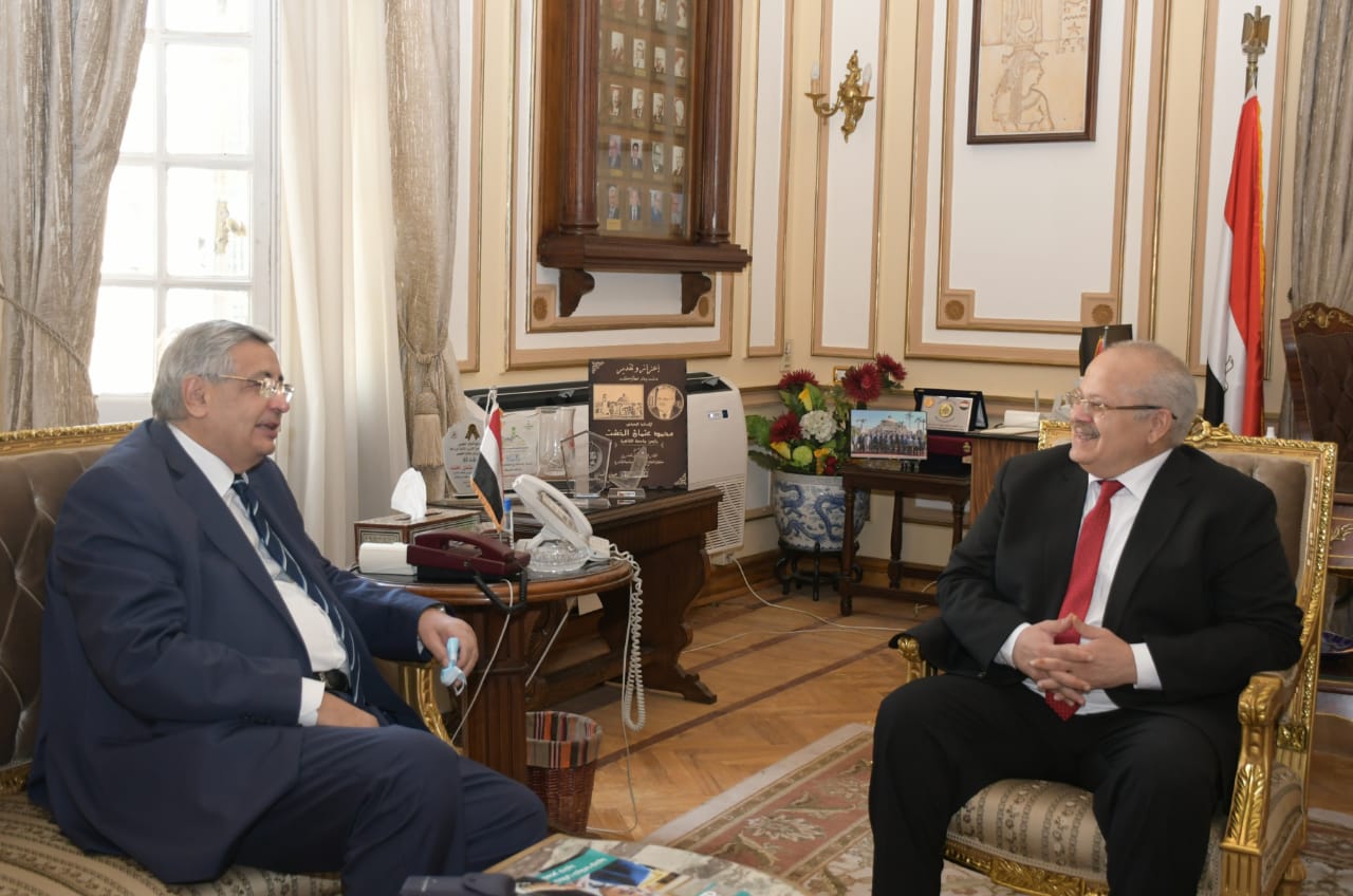د.الخشت و الدكتور عوض تاج الدين مستشار رئيس الجمهورية لشؤون 