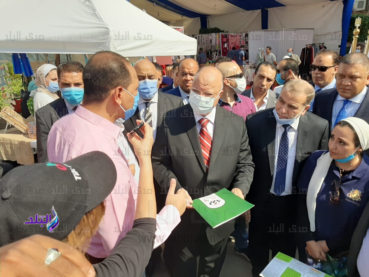 محافظ القاهرة يفتتح سوق مصر 
