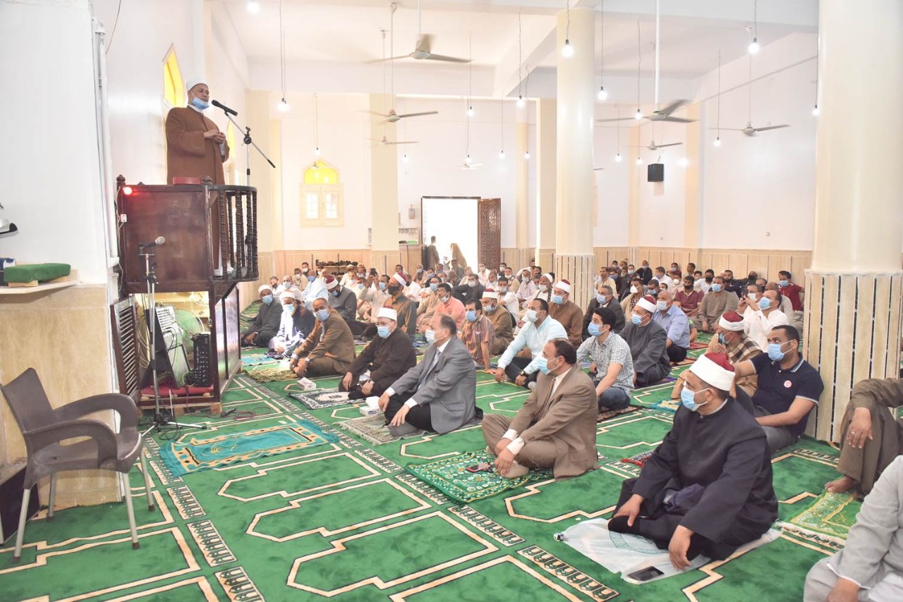 محافظ أسيوط يفتتح مسجدين بقريتي بني يحيى وعواجه بمركز ديروط