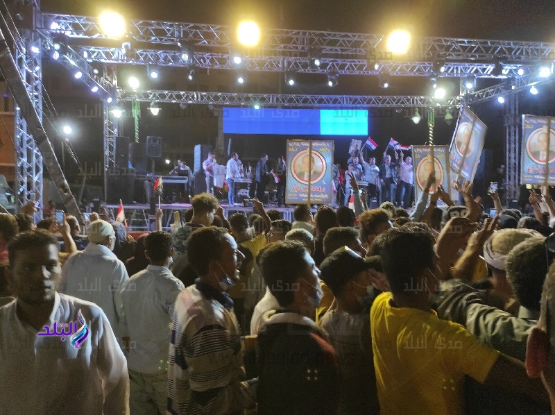 مصطفي كامل يشعل حماس آلاف المواطنين بالشرقية