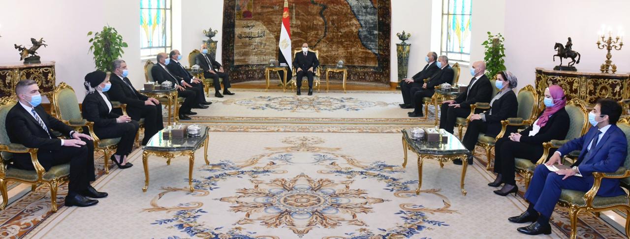 السيسي يلتقي ممثلي شباب القضاة المتميزين
