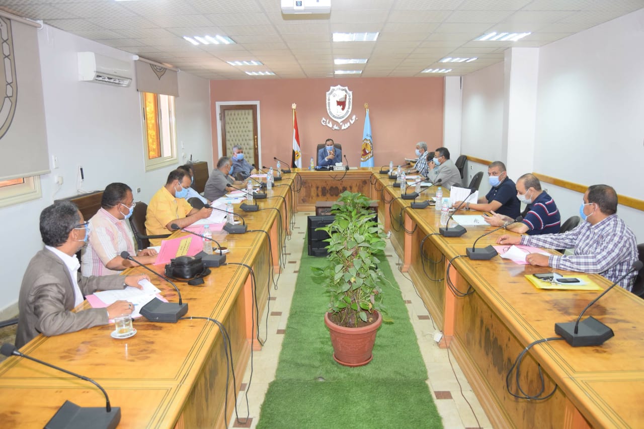 كلية التربية الرياضية بجامعة سوهاج