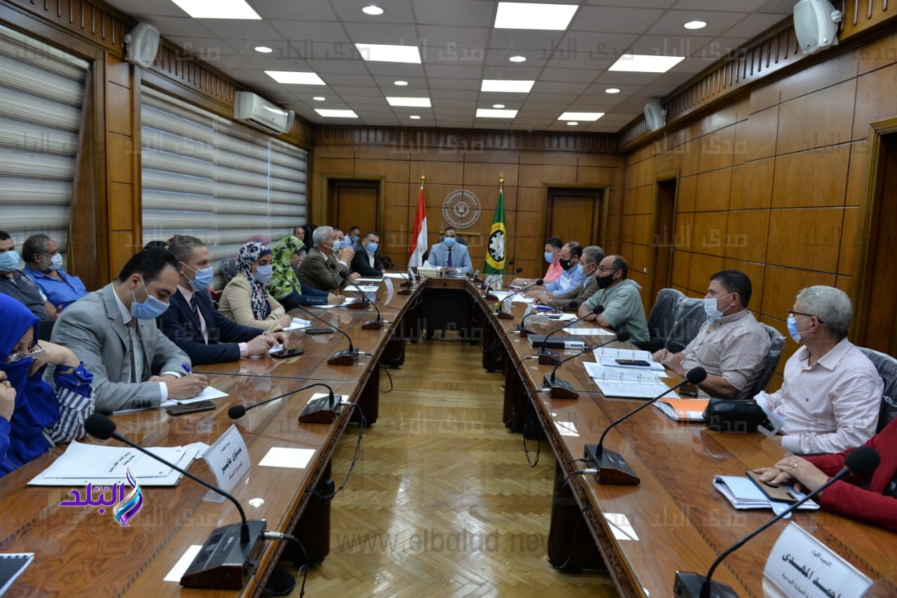  الدكتور أيمن مختار محافظ الدقهلية