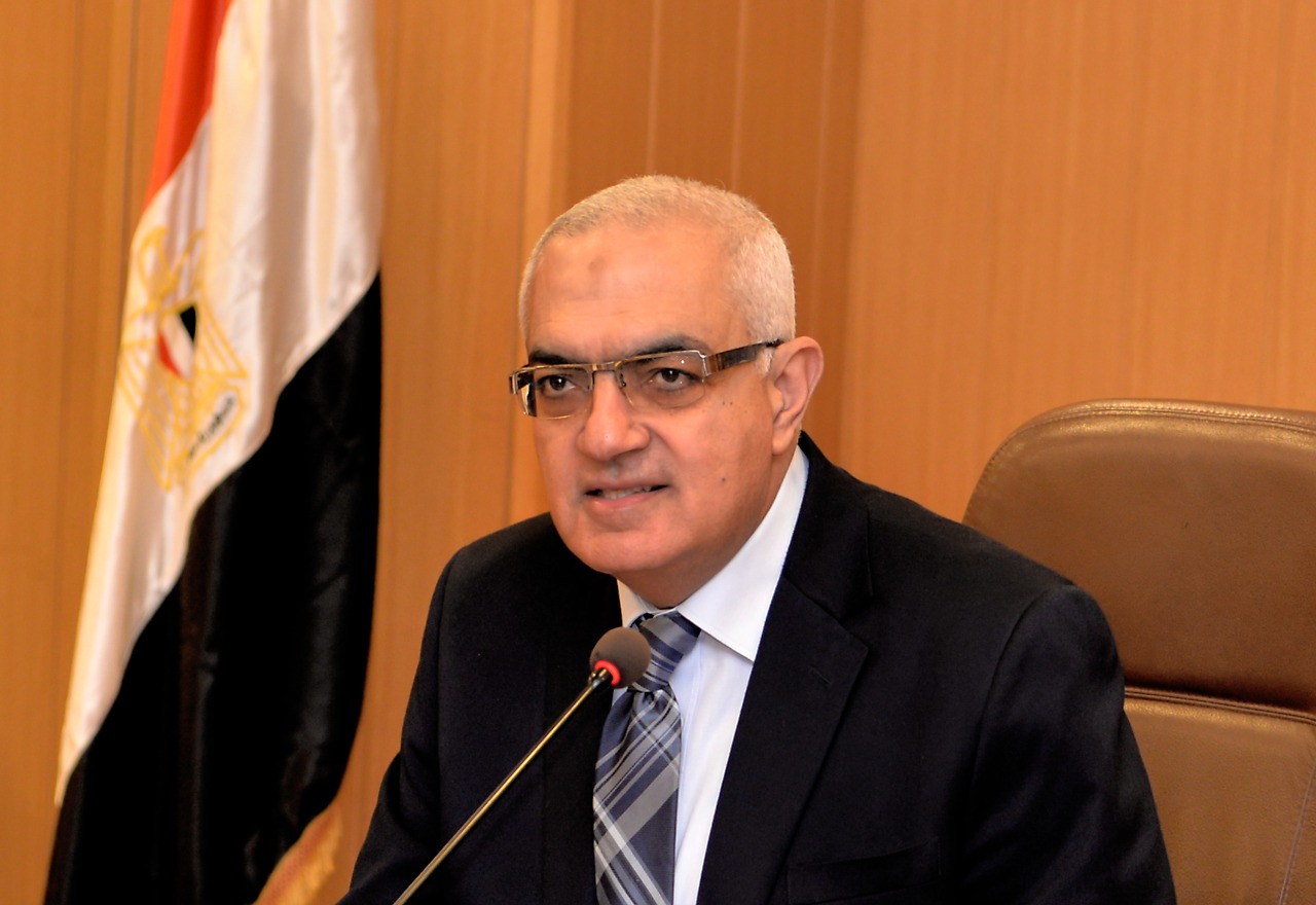 الدكتور أشرف عبد الباسط رئيس جامعة المنصورة