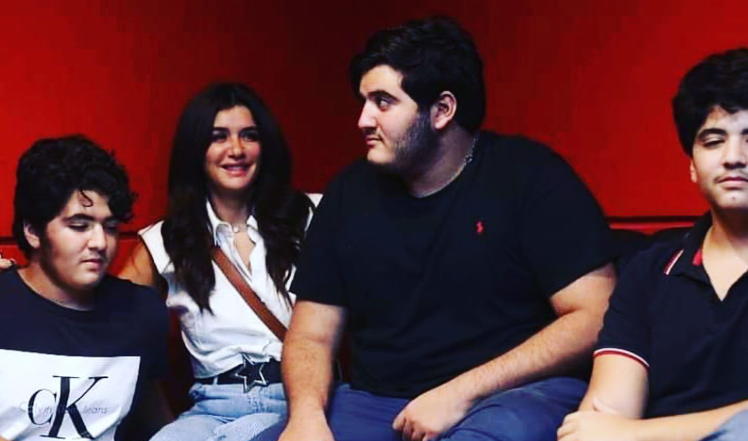 غادة عادل و ابنائها