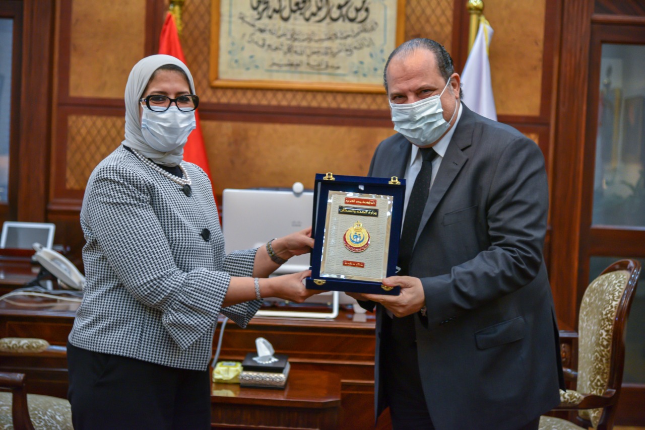 وزيرة الصحة والفنان خالد الصاوي