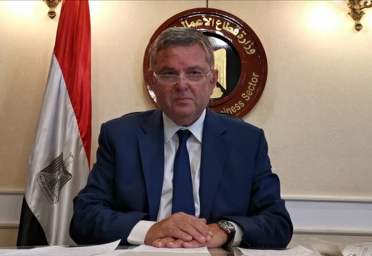  هشام توفيق وزير قطاع الأعمال العام