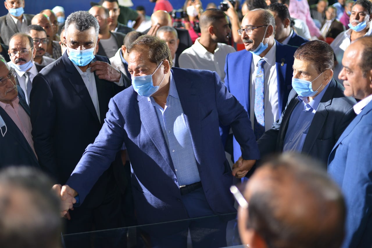 محمد ابو العينين وسط أهالى الجيزة والعجوزة والدقى 