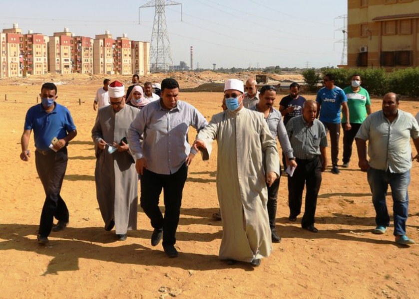 نائب محافظ السويس يتفقد اعمال التطوير والرصف بنطاق حي فيصل