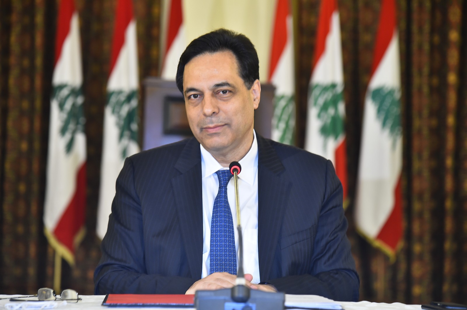 حسان دياب رئيس حكومة تصريف الأعمال في لبنان