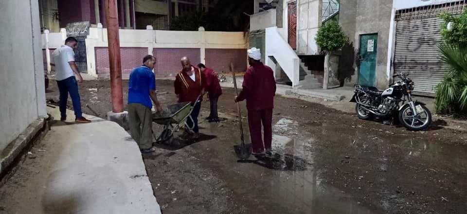 حملات مسائية للنظافة وتطهير خطوط الصرف في مصيف بلطيم ودسوق