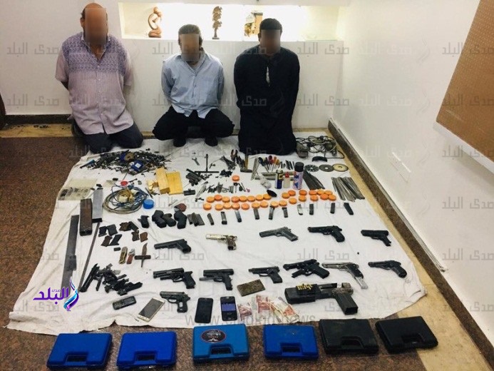 الداخلية تضبط عصابة تصنع الاسلحة النارية باسوان