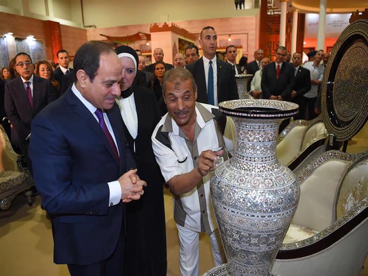 الرئيس يفتتح المعرض 