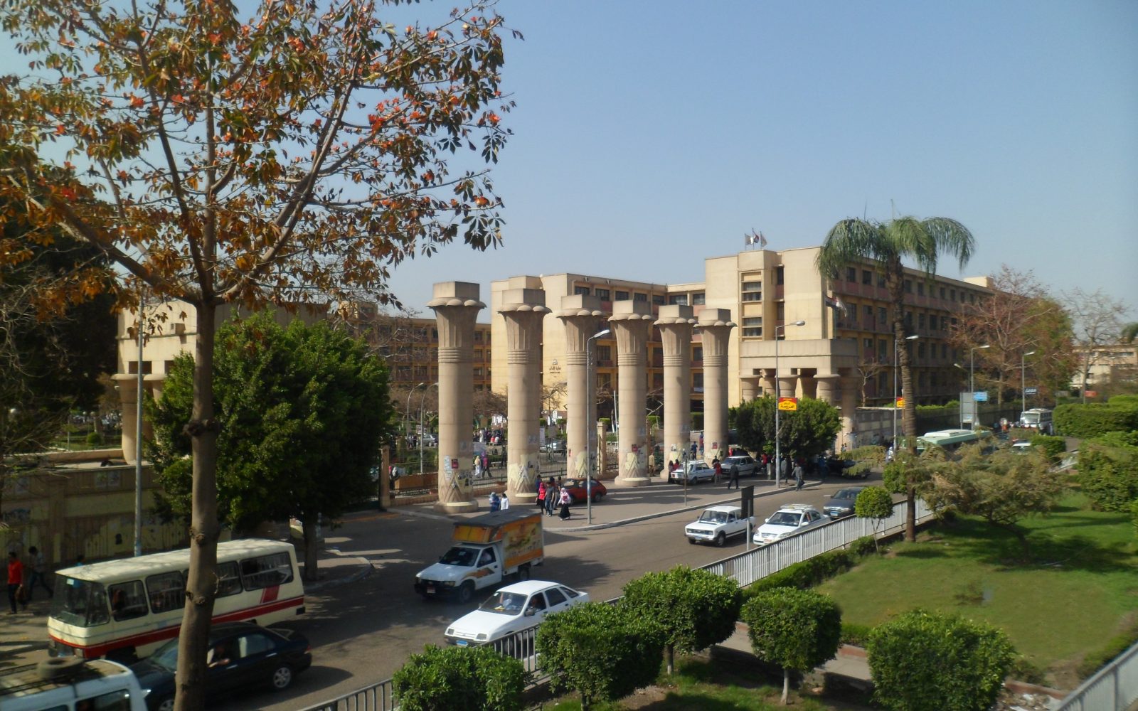 جامعة عين شمس 