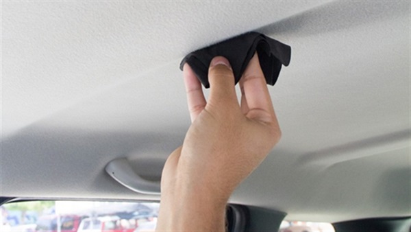 افضل طريقة لتنظيف سقف السيارة من الداخل