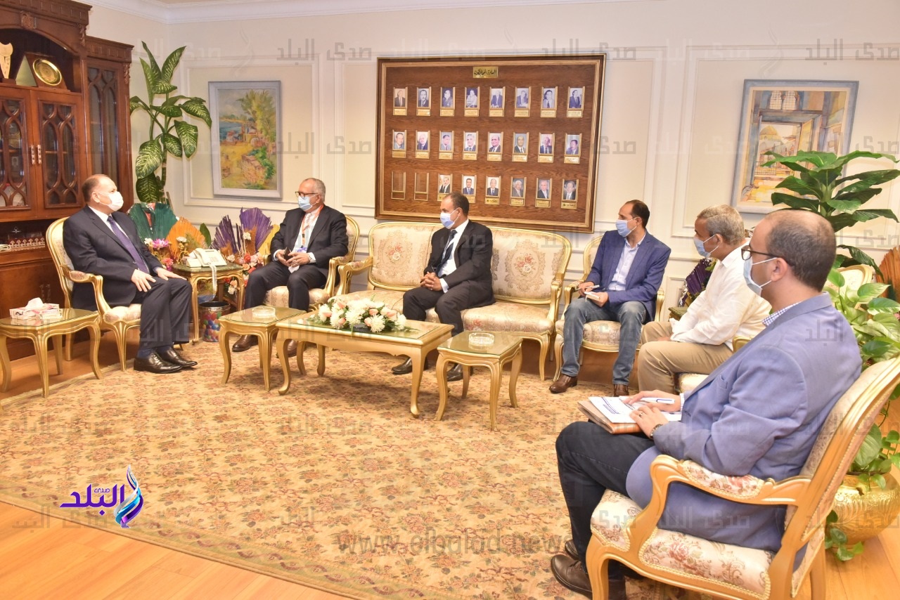 محافظ أسيوط يستقبل السفيران محمد عرابي وبدر عبدالعاطي