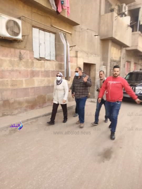 نائب المحافظ خلال الجولة 