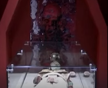 الملكة الحمراء 