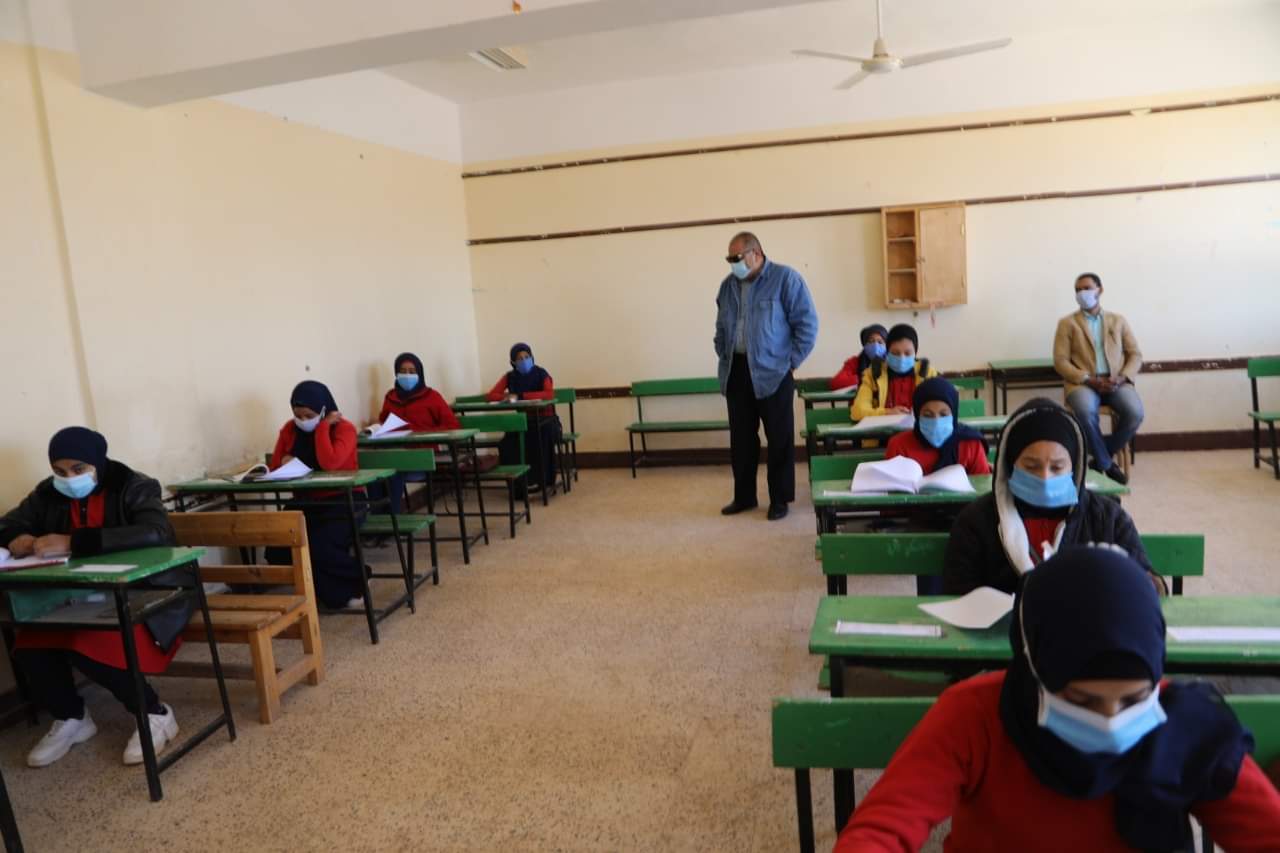 إحالة إدارة مدرسة بالوادي الجديد للتحقيق