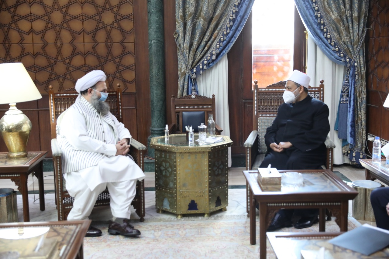 وزير الشؤون الدينية بباكستان مع شيخ الأزهر 