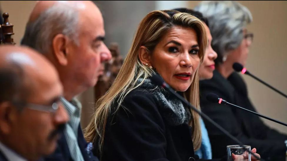 الرئيسة المعتقلة