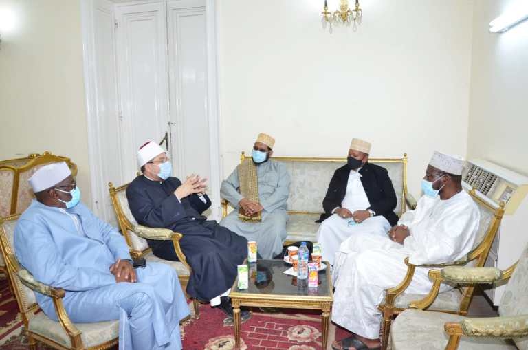 وزير الأوقاف يستقبل عدد من علماء دول أفريقيا للتنسيق 