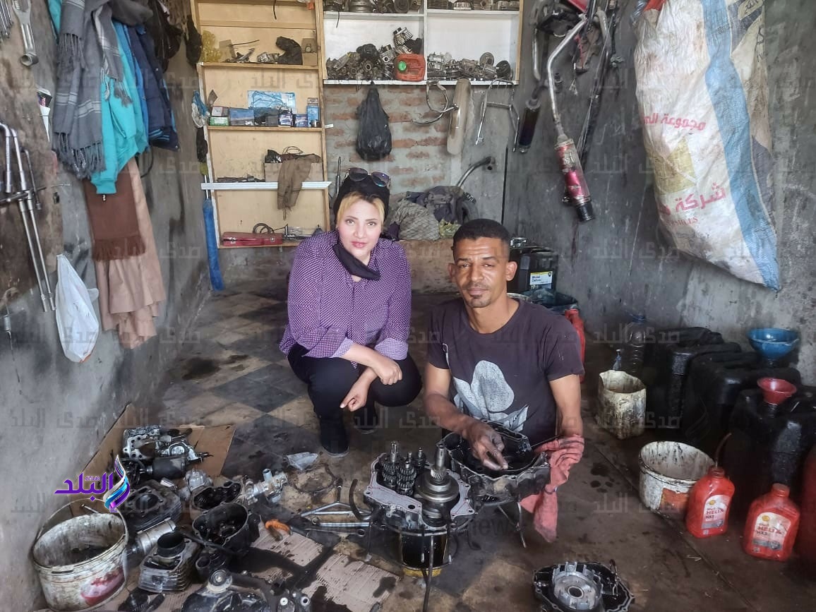 الميكانيكي مع مراسلة صدى البلد