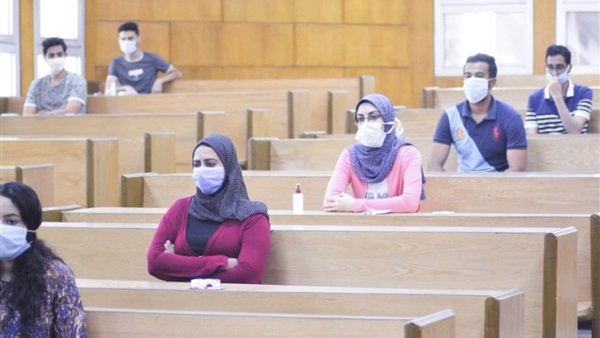 طلاب جامعات 