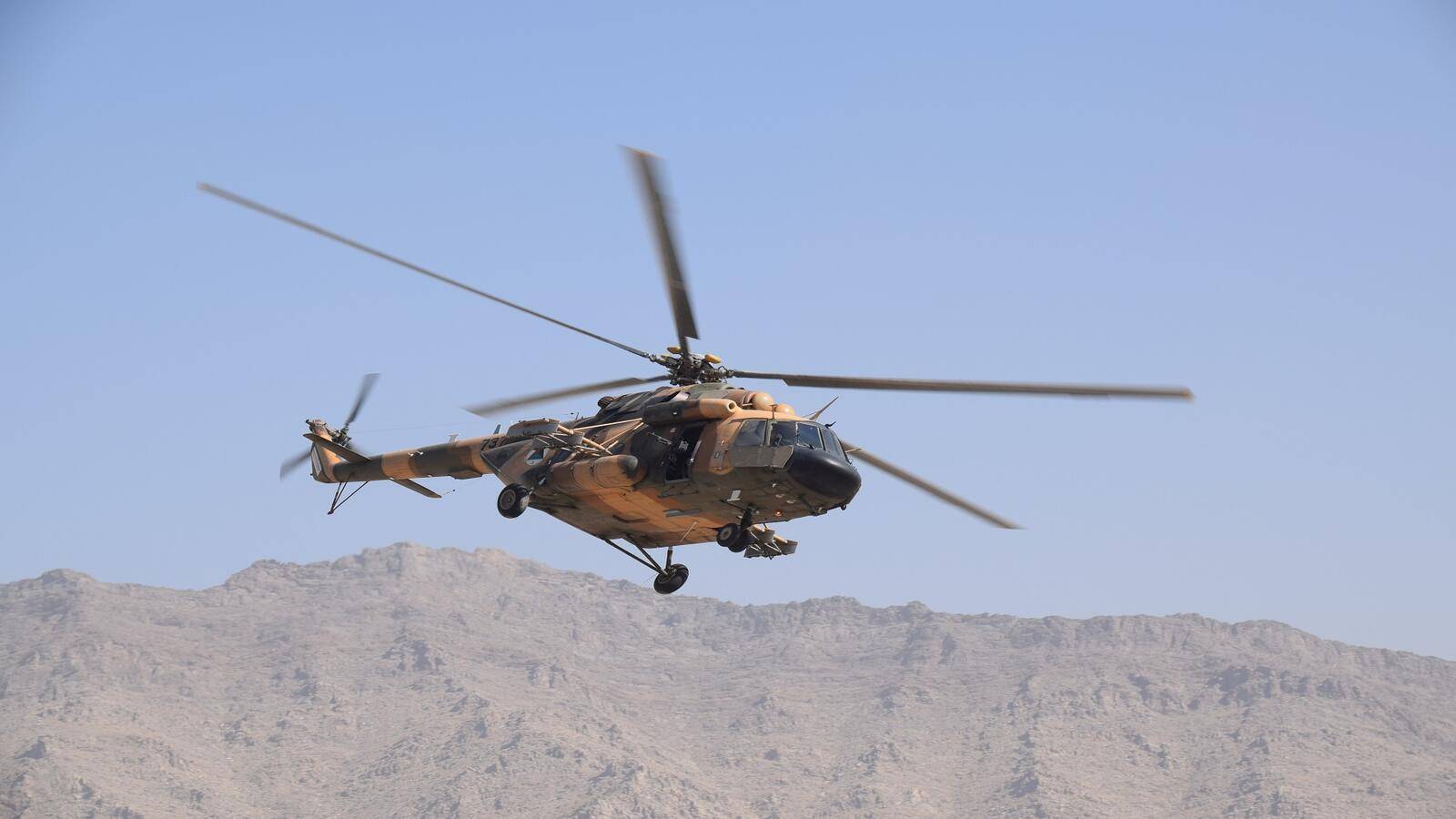 مقتل 9 عسكريين في تحطم مروحية بأفغانستان
