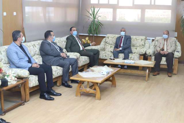  رئيس جامعة جنوب الوادي يلتقى وفد صندوق مكافحة وعلاج الإدمان