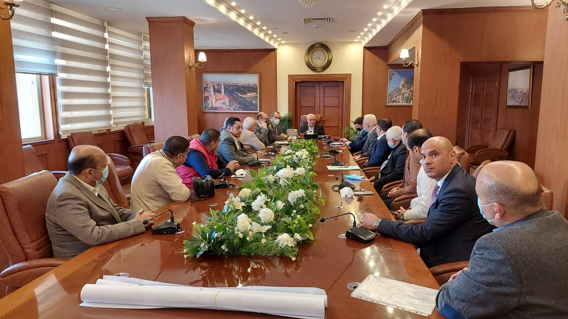 محافظ بورسعيد يلتقى مجلس الغرفة التجارية