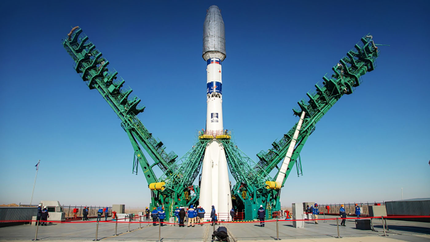 القمر الصناعي دى إم سات 1