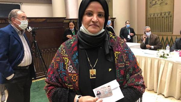 النائبة عايدة السواركة عضو مجلس النواب 