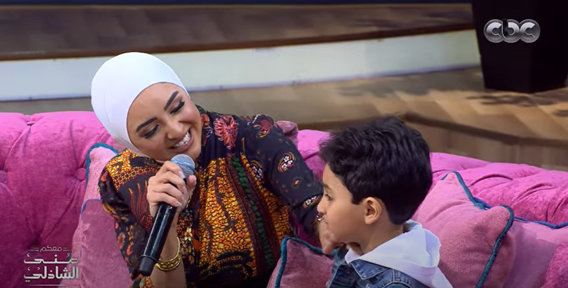  هلا رشدي، وابنها "معز"