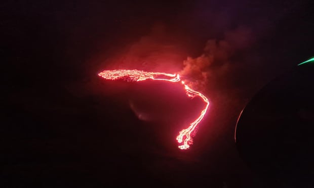 ثوران بركان في ريكيافيك بآيسلندا