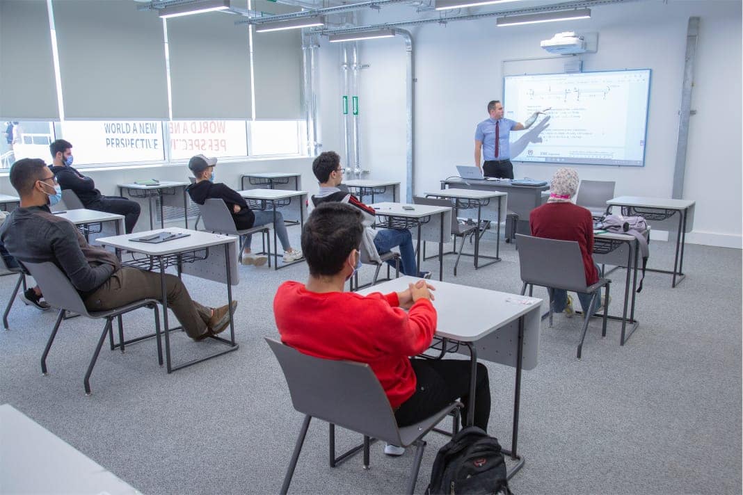  الفصل الدراسى الثانى بالجامعة المصرية اليابانية