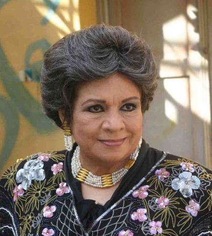 كريمة مختار فى شخصية ماما نونا 